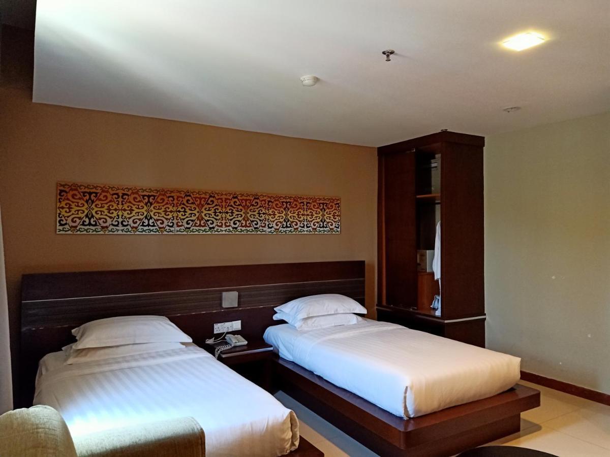 Kinabalu Daya Hotel Kota Kinabalu Dış mekan fotoğraf